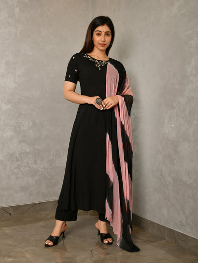 AAHELI SANDHYA SOLID-EMBROIDERED FLARED SUIT SET AAHELI SANDHYA SOLID-EMBROIDERED FLARED SUIT SET